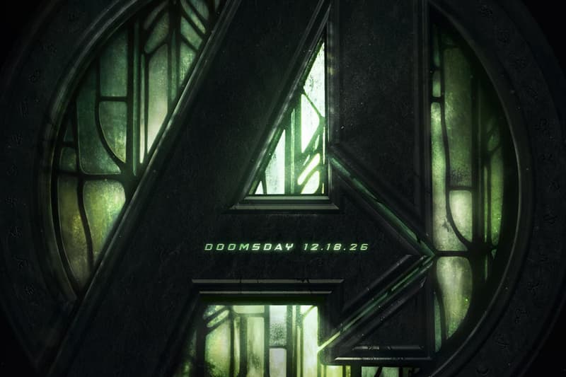 Logo vert et noir avec texte 'Doomsday 12.18.26' au centre