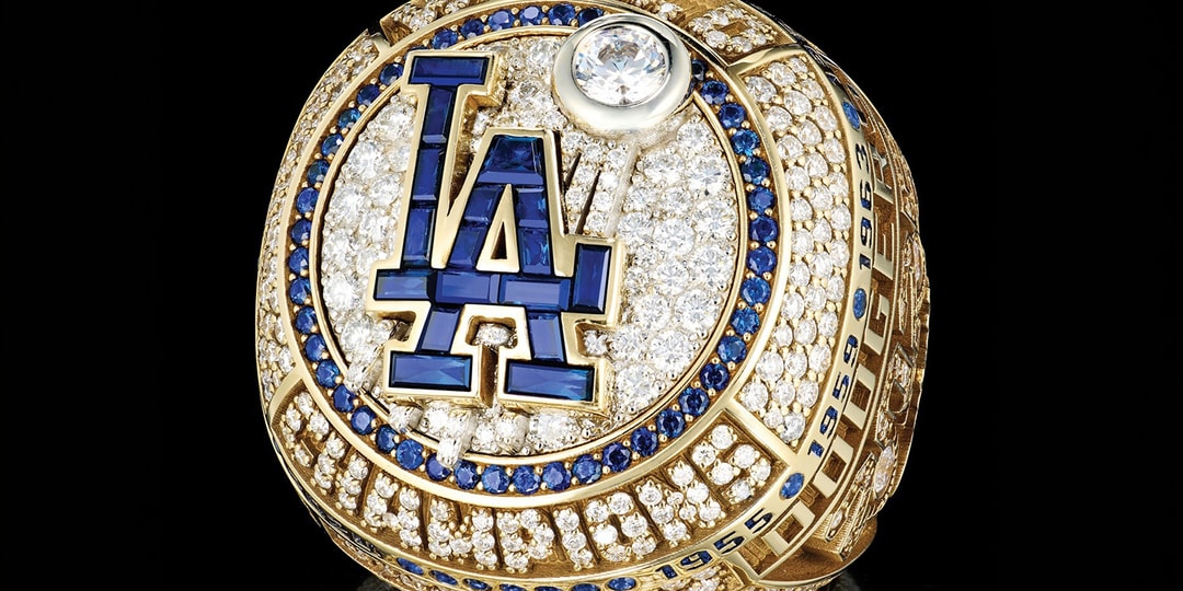 Bague de championnat des Dodgers avec logo et diamants brillants.